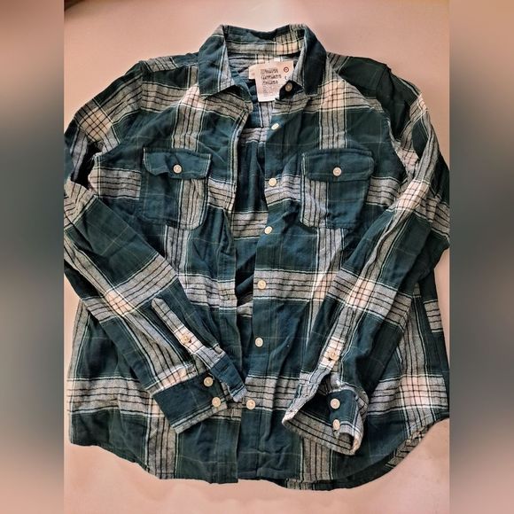 Women's Plaid Long Sleeve Plaid Flannel Shirt - Universal Thread™ Green Plaid S - Picture 2 of 4